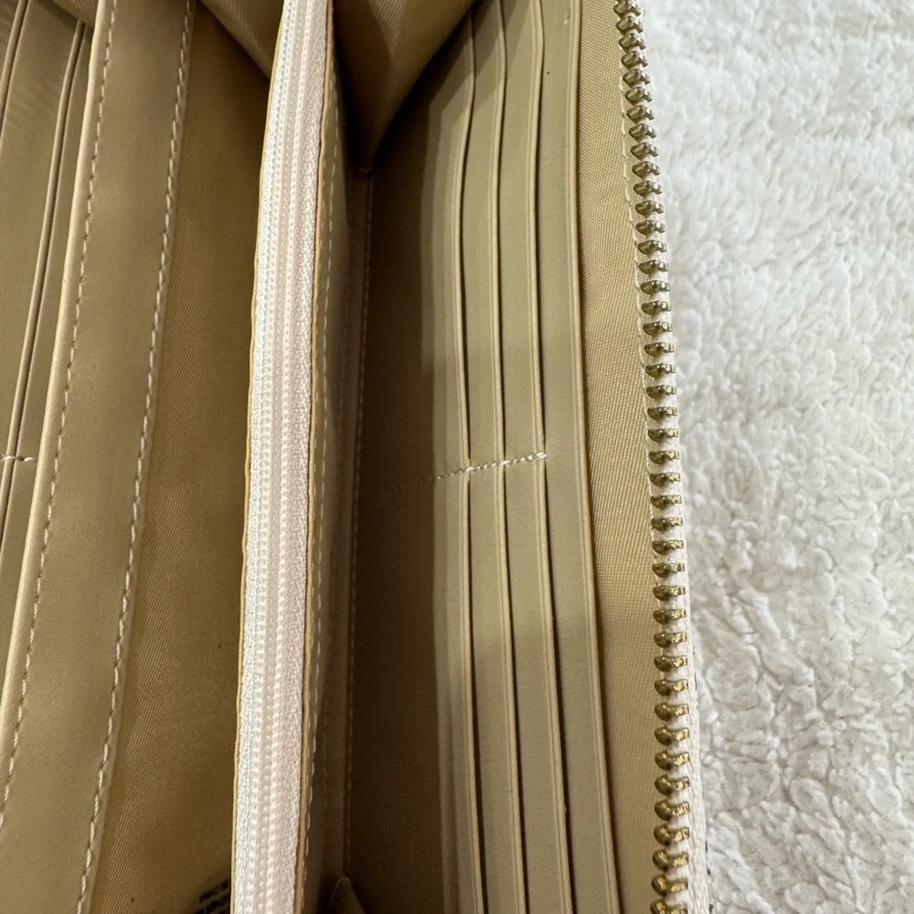 C Wonder Snakeskin Wallet - Picture 8 of 13